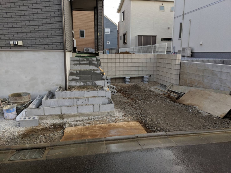 道路から高低差が1mある土地 現場リポート ガーデン エクステリア ハートエクステリア